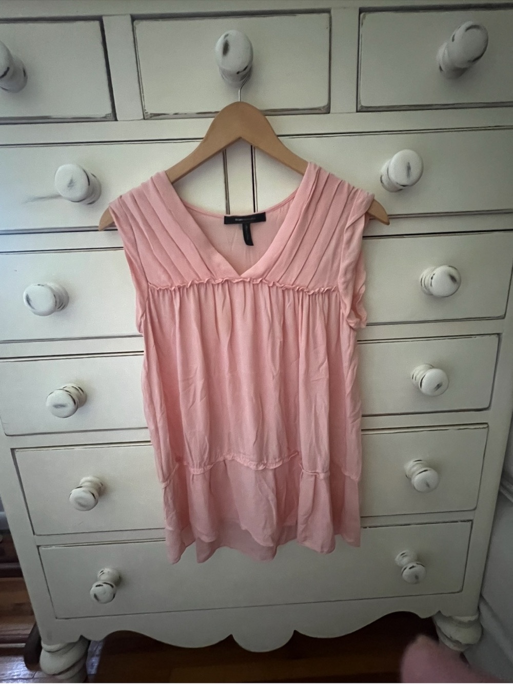 BCBGMaxAzria Light Pink Pleated V-Neck Sleeveless Tunic